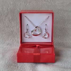 AVON Special Someone Gift Set Silvertone